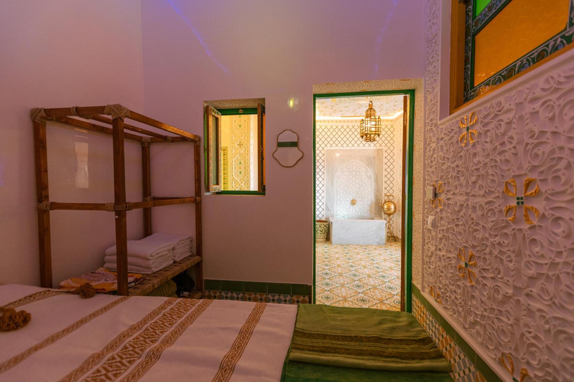Colorful Traditional Riad W/Views Of Spain 丹吉尔 外观 照片
