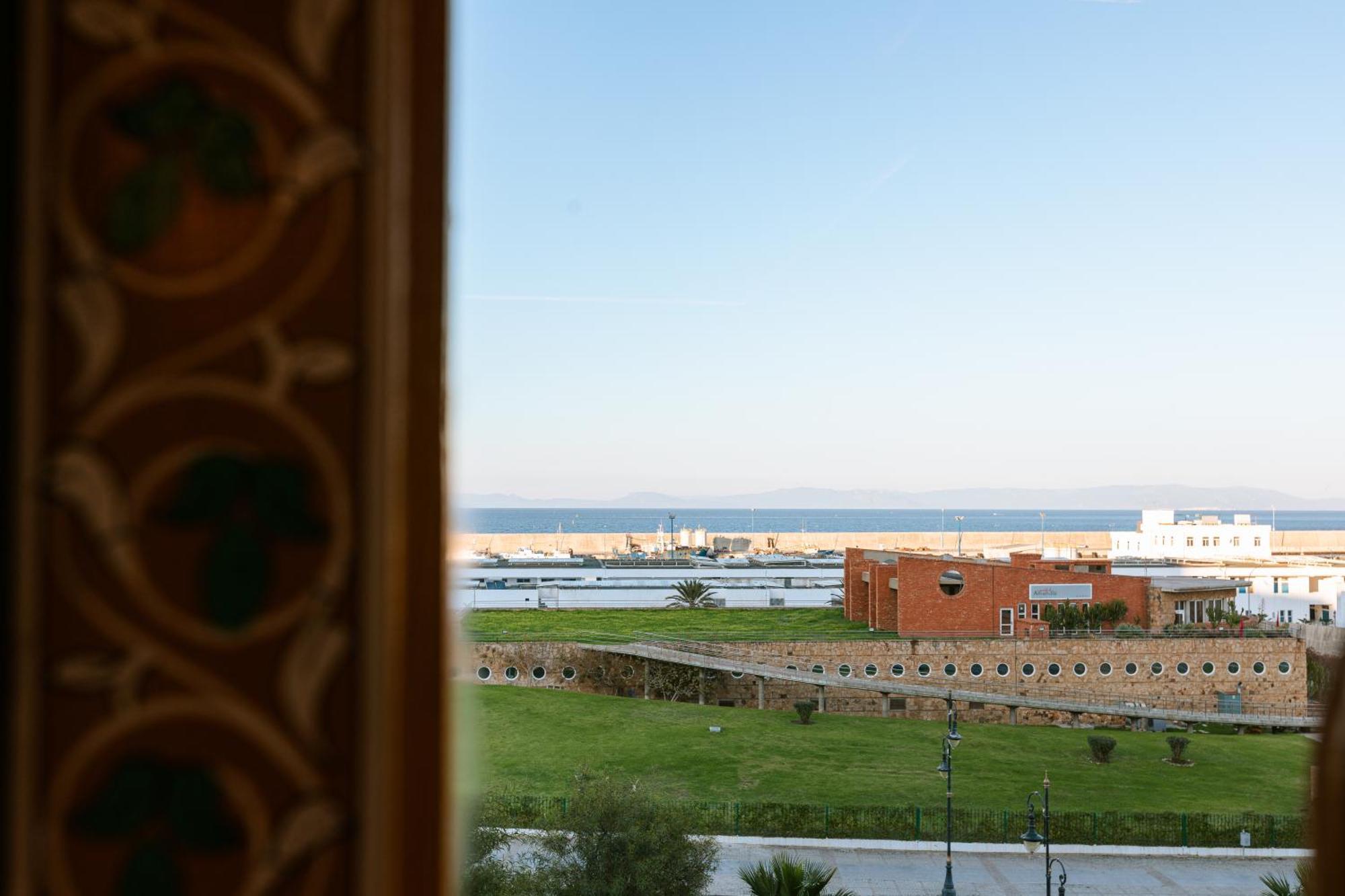 Colorful Traditional Riad W/Views Of Spain 丹吉尔 外观 照片