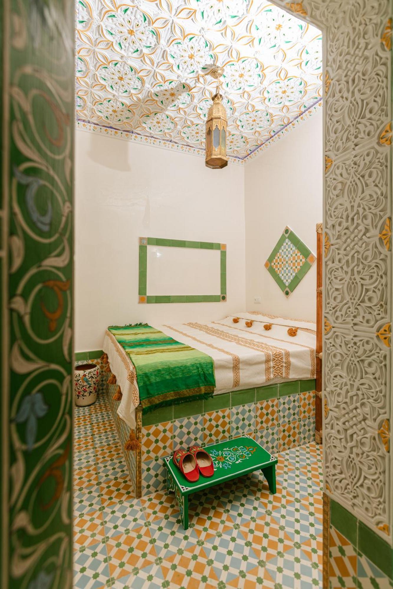 Colorful Traditional Riad W/Views Of Spain 丹吉尔 外观 照片